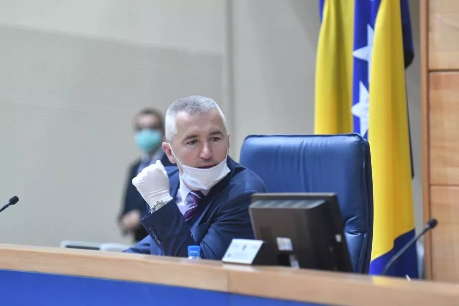 Nude se 'vreće' maraka i 'patriotizam' za rušenje Marina Vukoje?